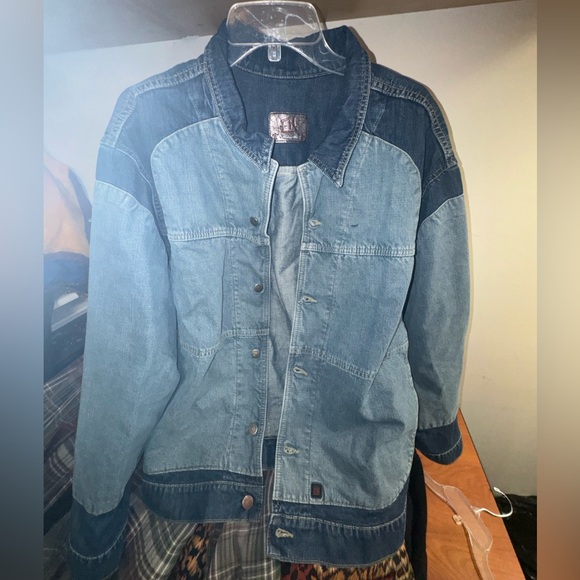 Custom denim jacket - Picture 4 of 11
